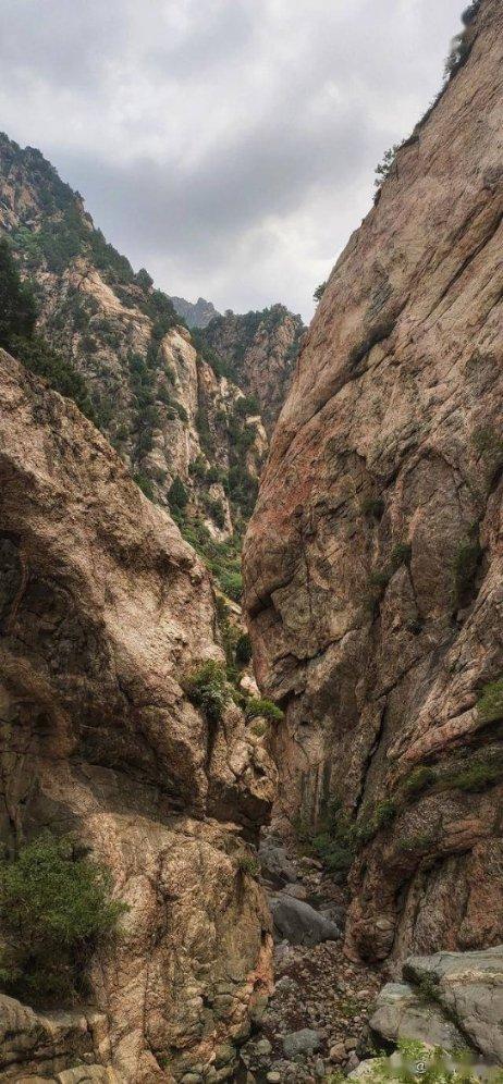 曹庄镇岌山村 “三引领”劲吹文明新风
